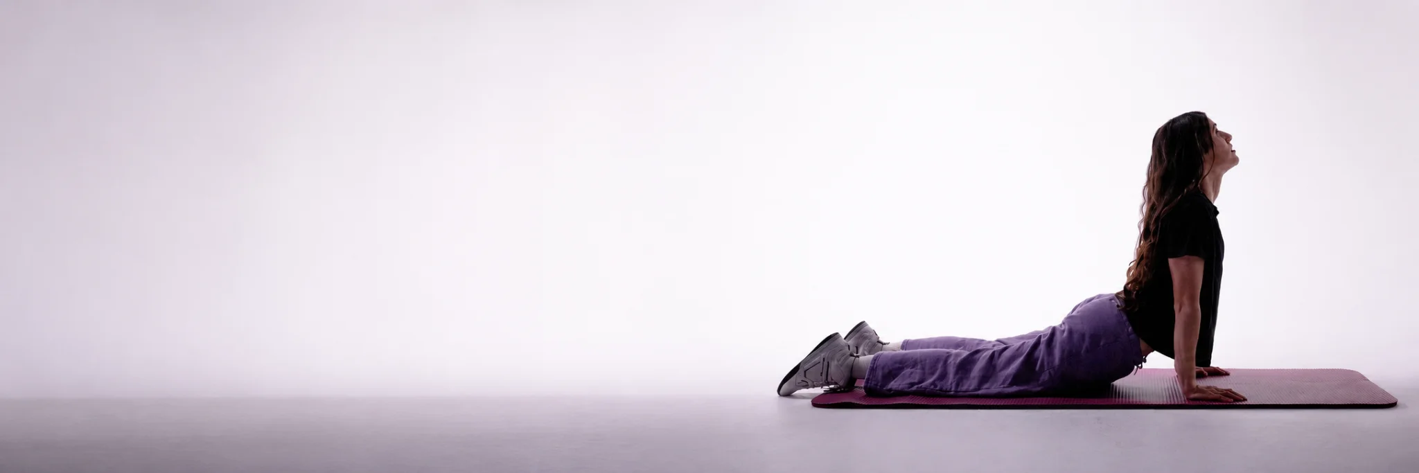 Presenza e cura — yoga cobra pose