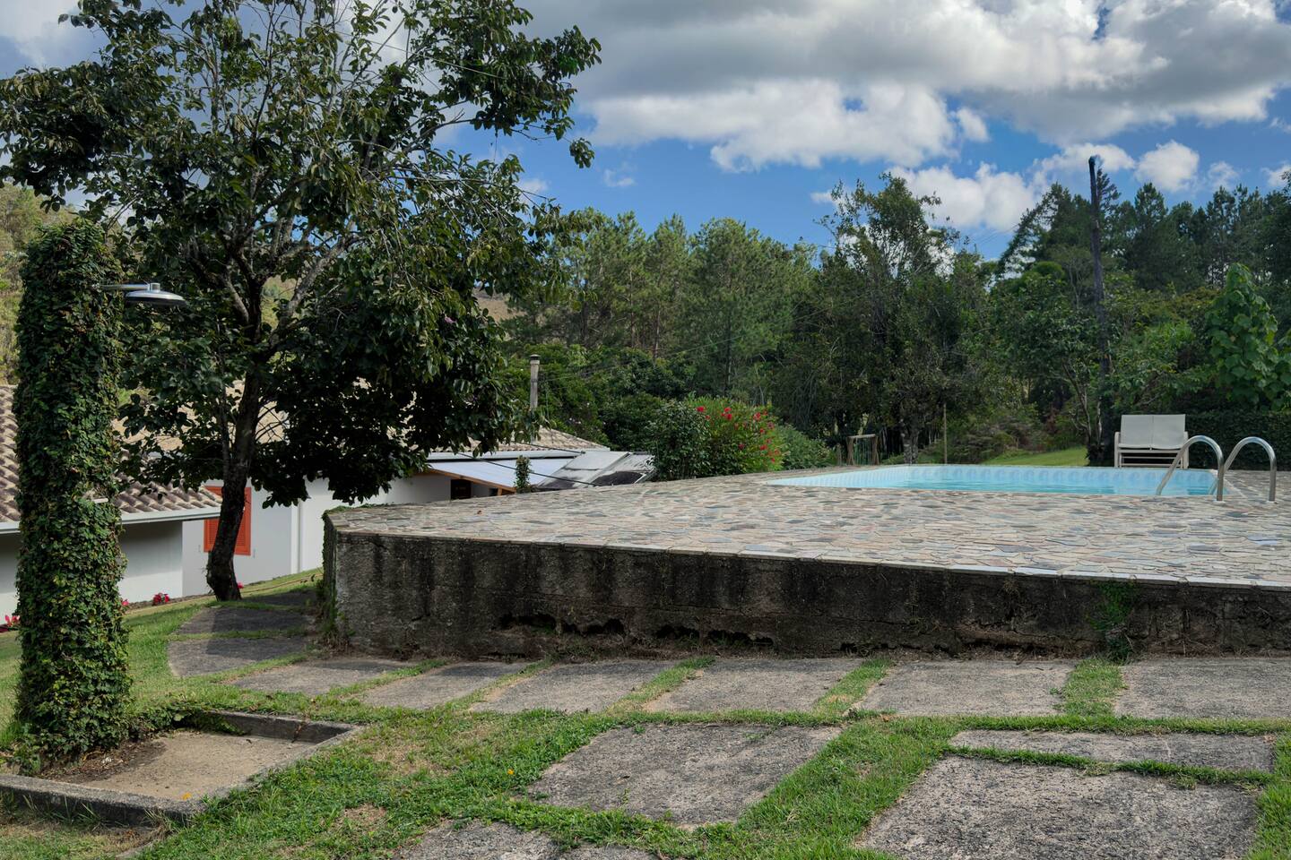 Piscina externa do Sítio Rhein|Dorf entre as montanhas capixabas